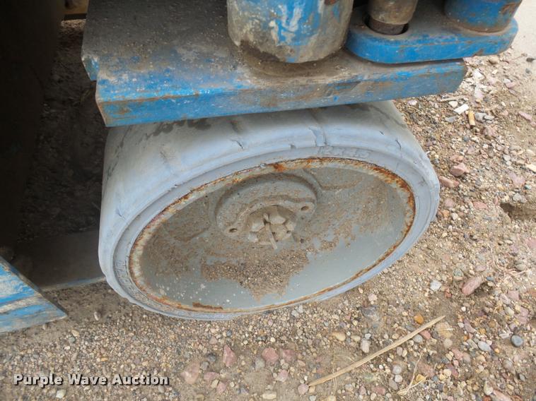 image for item DH9676 Genie GS1930 scissor lift