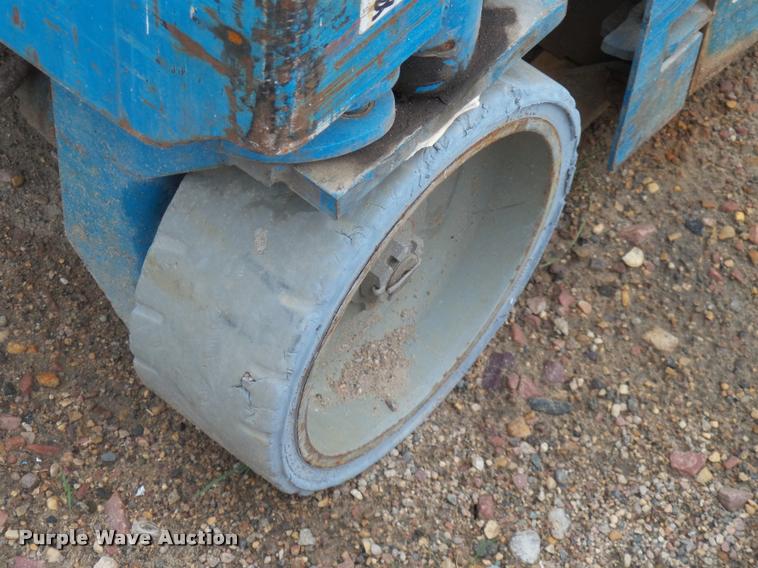 image for item DH9676 Genie GS1930 scissor lift