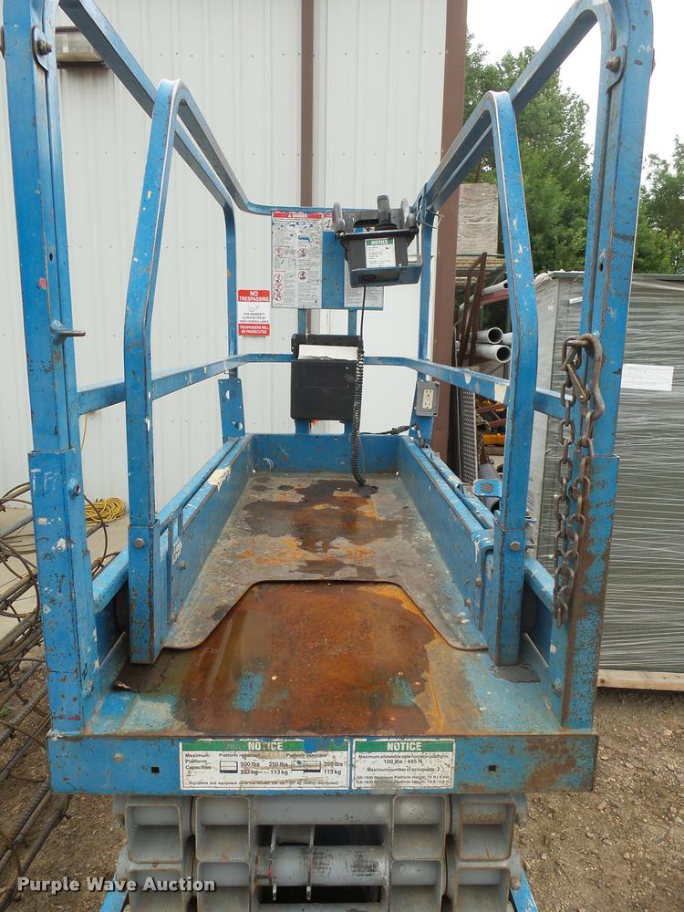 image for item DH9676 Genie GS1930 scissor lift