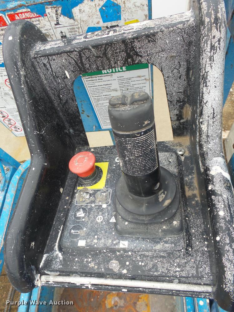 image for item DH9676 Genie GS1930 scissor lift