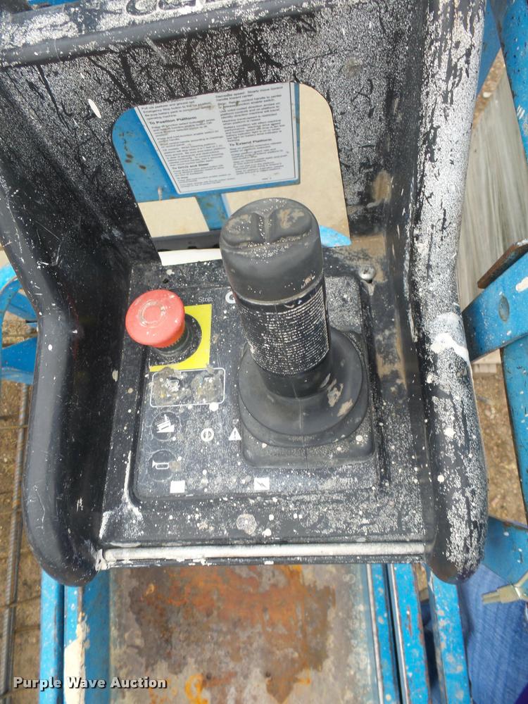 image for item DH9676 Genie GS1930 scissor lift