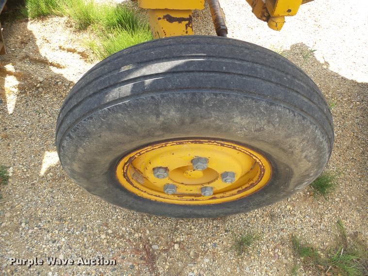 image for item DH9692 Sims Athey P76337 loader tractor