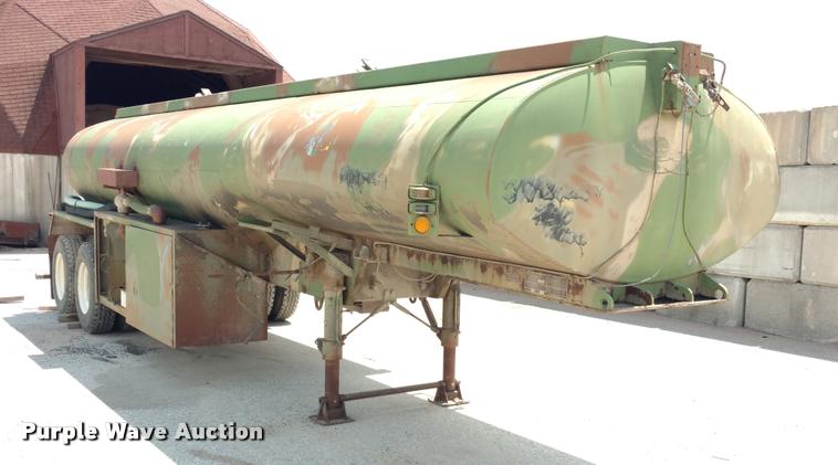 image for item DI9810 1967 Fruehauf tank trailer
