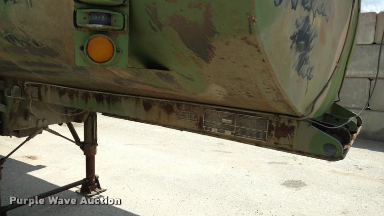 image for item DI9810 1967 Fruehauf tank trailer