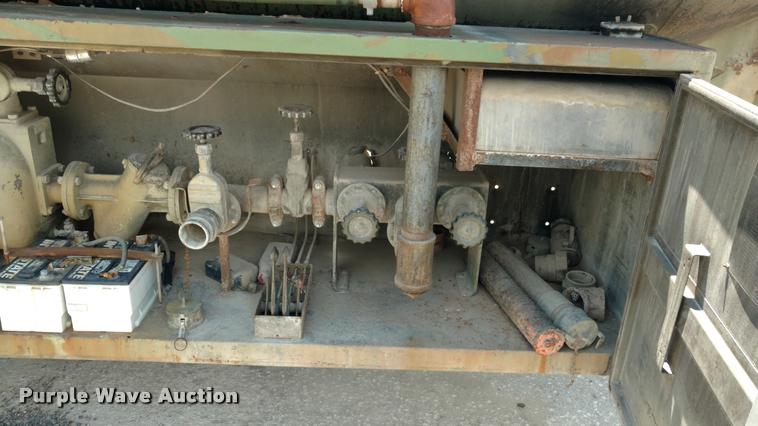 image for item DI9810 1967 Fruehauf tank trailer