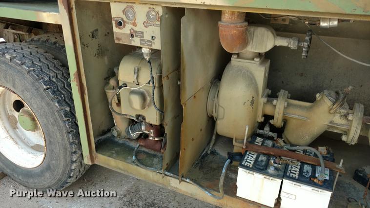 image for item DI9810 1967 Fruehauf tank trailer