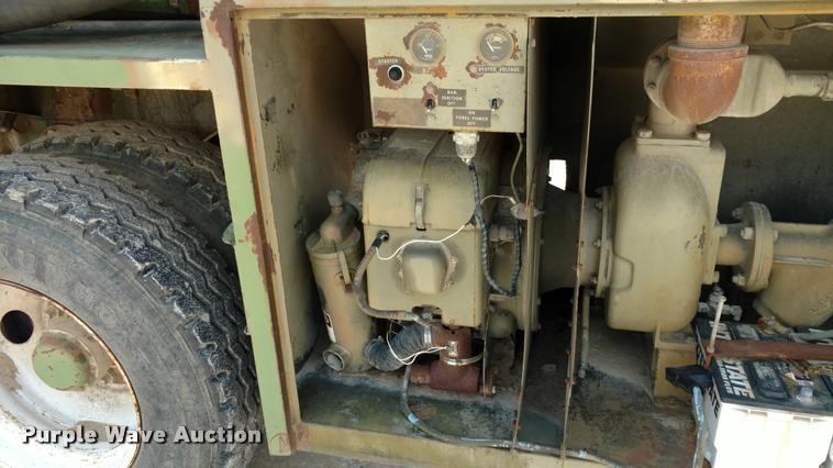 image for item DI9810 1967 Fruehauf tank trailer