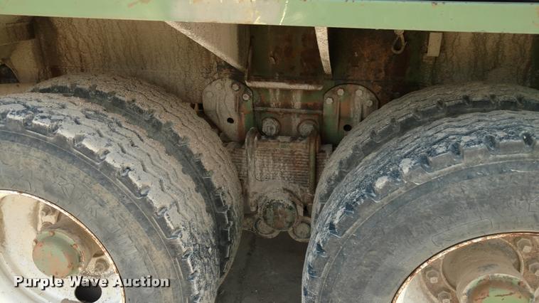 image for item DI9810 1967 Fruehauf tank trailer