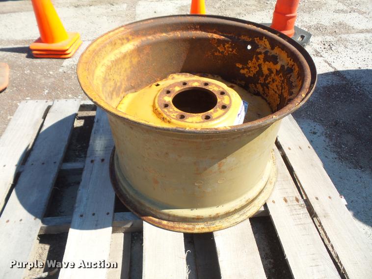 image for item DK9419 Case 24x16 wheel