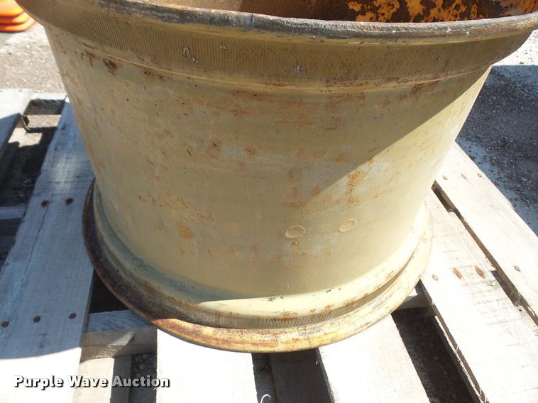 image for item DK9419 Case 24x16 wheel