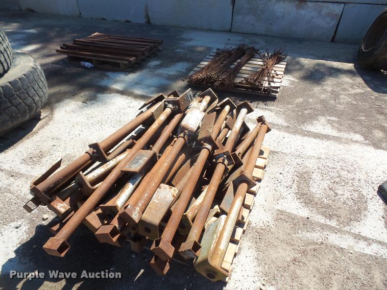 image for item DK9421 Approximately 25 walk plank brackets