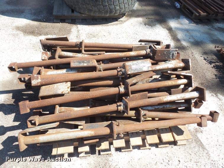 image for item DK9421 Approximately 25 walk plank brackets