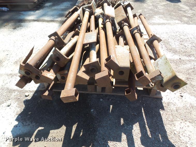 image for item DK9421 Approximately 25 walk plank brackets