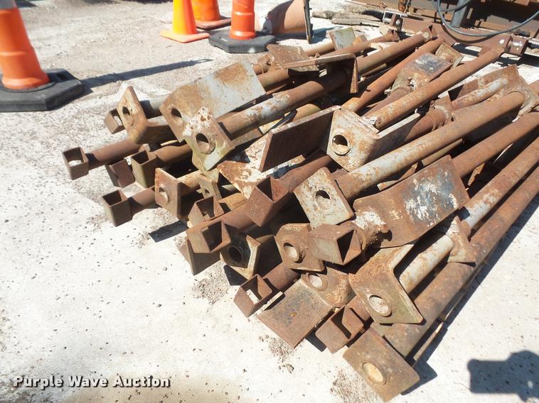 image for item DK9421 Approximately 25 walk plank brackets