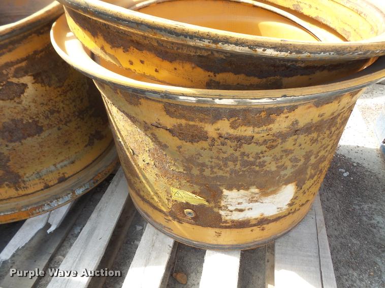 image for item DK9430 (2) wheel loader wheels