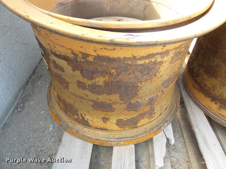 image for item DK9430 (2) wheel loader wheels