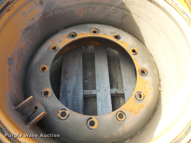 image for item DK9430 (2) wheel loader wheels