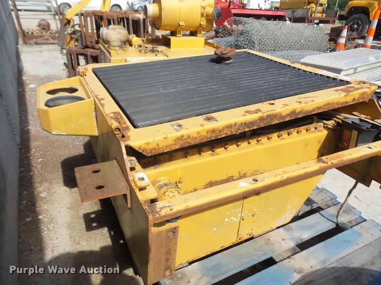 image for item DK9431 Champion 720A Series III motor grader radiator