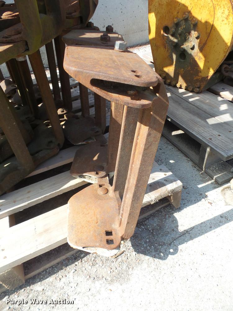 image for item DK9433 Grouser over tire skid steer tracks