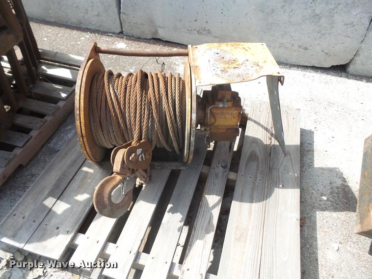 image for item DK9434 Hydraulic winch