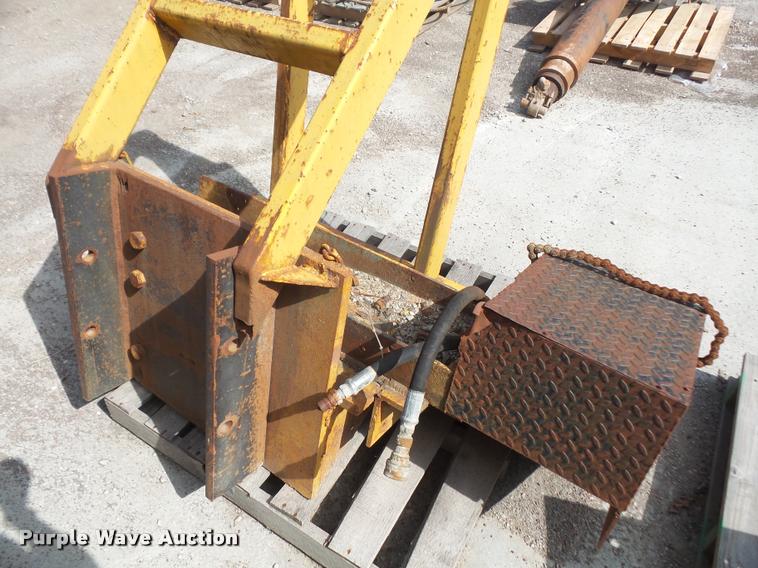 image for item DK9435 Motor grader winch mounting frame