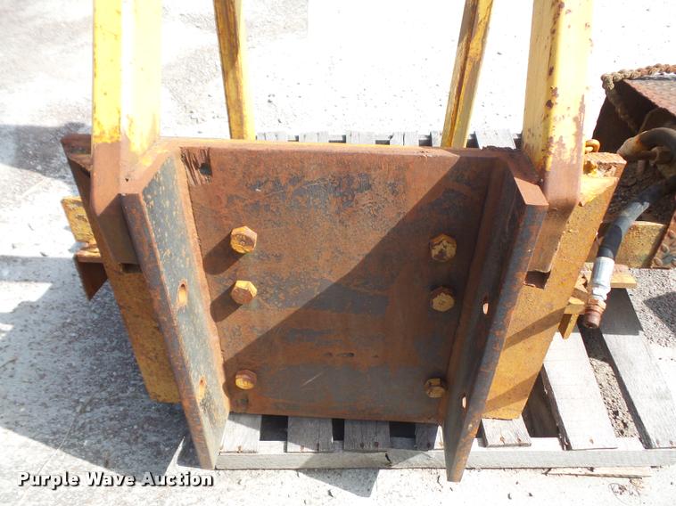 image for item DK9435 Motor grader winch mounting frame