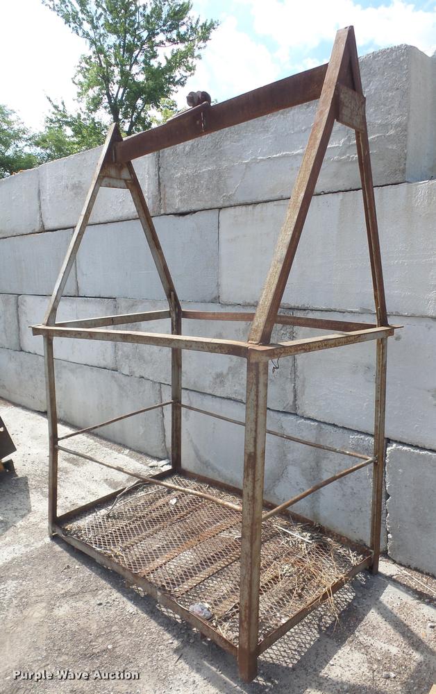 image for item DK9436 Man basket