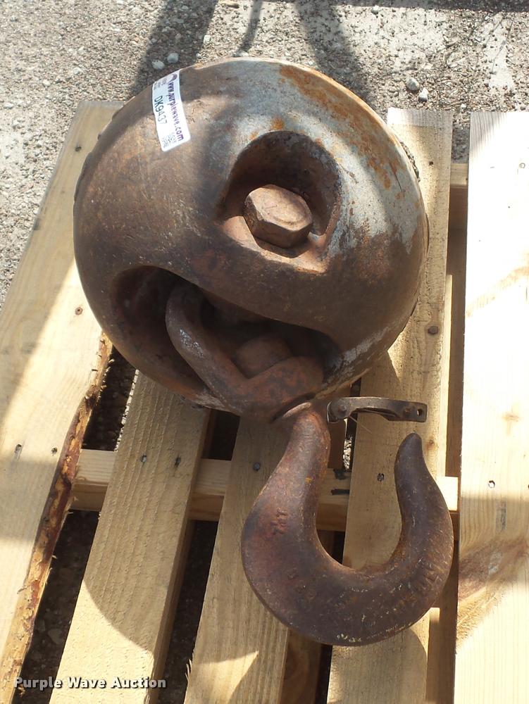 image for item DK9437 Grove 800 crane ball and hook