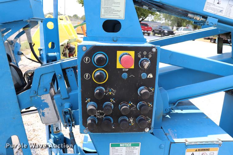 image for item DK9500 2005 Genie T234 boom lift