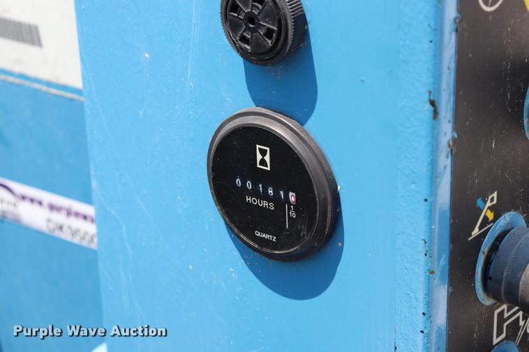 image for item DK9500 2005 Genie T234 boom lift