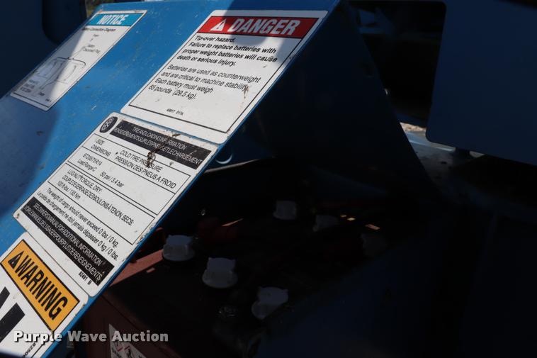 image for item DK9500 2005 Genie T234 boom lift