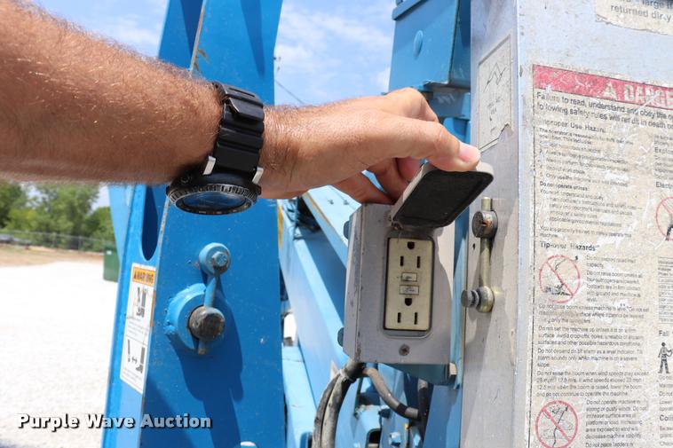 image for item DK9500 2005 Genie T234 boom lift