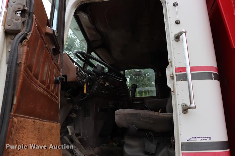 image for item DK9532 1988 Freightliner FLC dump truck