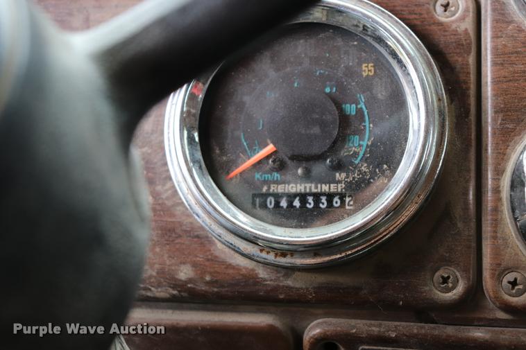 image for item DK9532 1988 Freightliner FLC dump truck