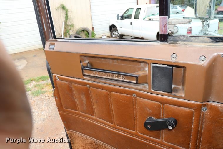 image for item DK9532 1988 Freightliner FLC dump truck