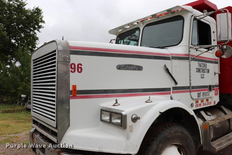 image for item DK9532 1988 Freightliner FLC dump truck