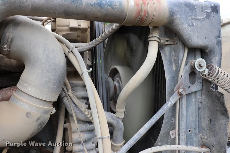 image for item DK9532 1988 Freightliner FLC dump truck