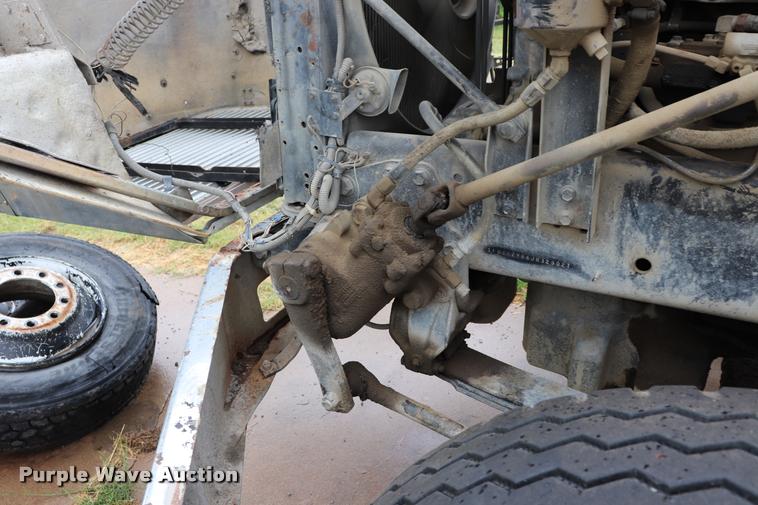 image for item DK9532 1988 Freightliner FLC dump truck