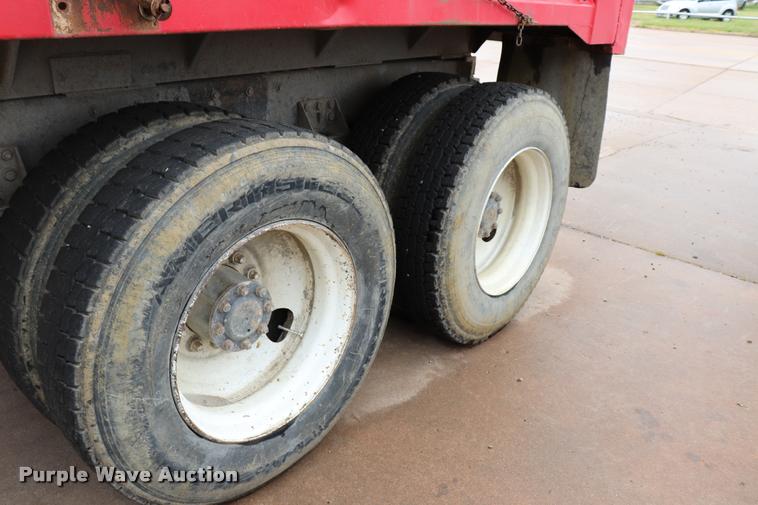 image for item DK9532 1988 Freightliner FLC dump truck