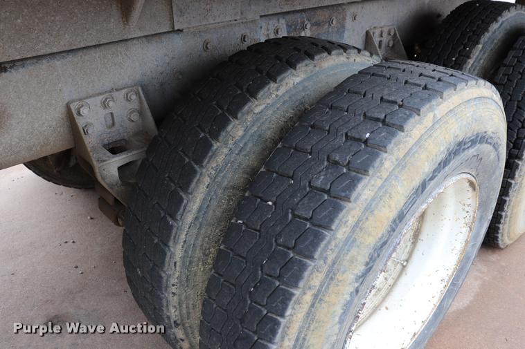 image for item DK9532 1988 Freightliner FLC dump truck