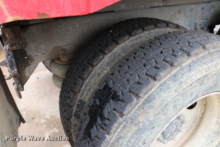 image for item DK9532 1988 Freightliner FLC dump truck