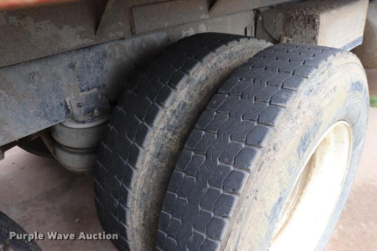 image for item DK9532 1988 Freightliner FLC dump truck