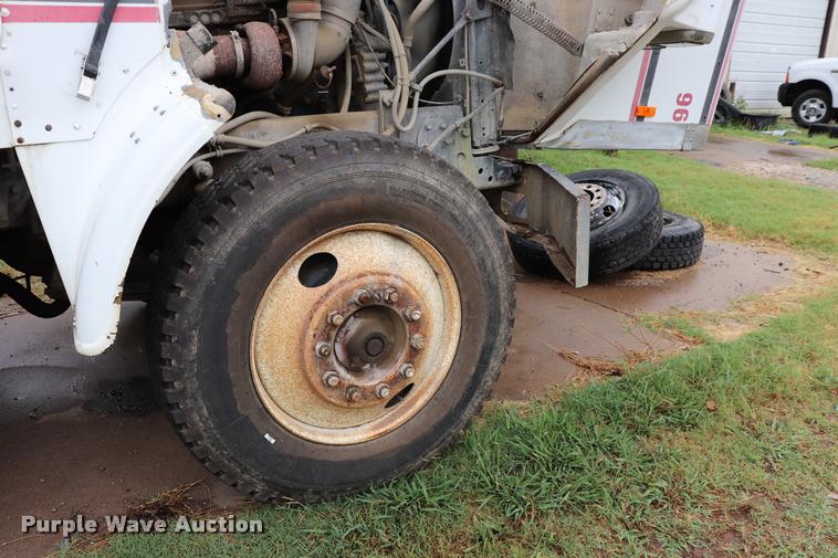 image for item DK9532 1988 Freightliner FLC dump truck