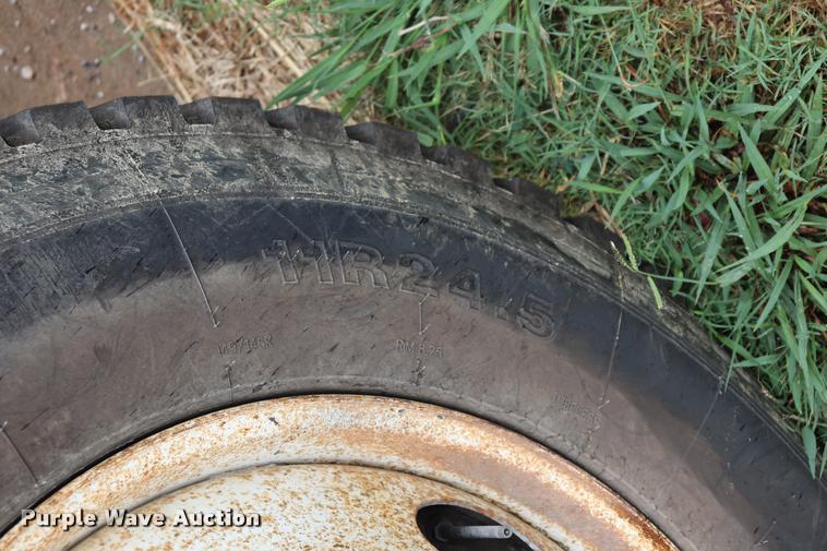 image for item DK9532 1988 Freightliner FLC dump truck