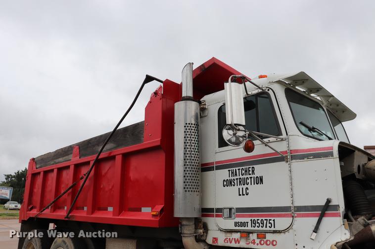 image for item DK9532 1988 Freightliner FLC dump truck