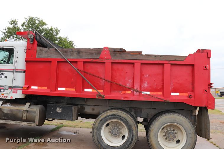 image for item DK9532 1988 Freightliner FLC dump truck