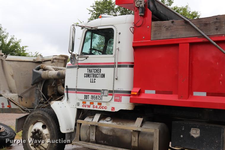 image for item DK9532 1988 Freightliner FLC dump truck