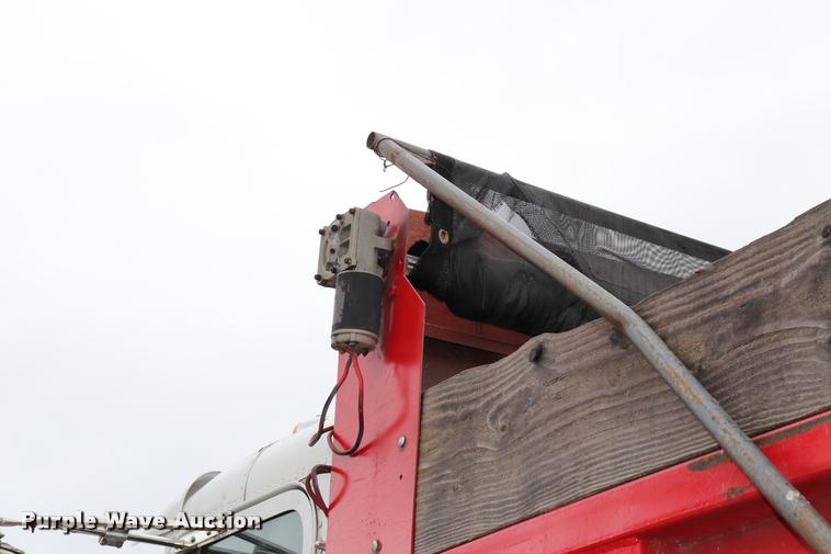 image for item DK9532 1988 Freightliner FLC dump truck