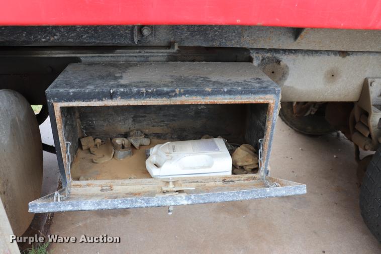 image for item DK9532 1988 Freightliner FLC dump truck