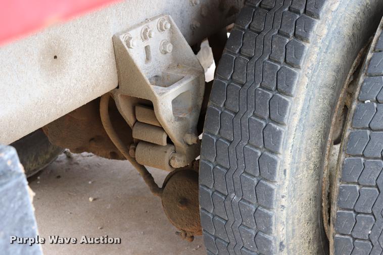 image for item DK9532 1988 Freightliner FLC dump truck